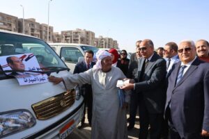 البنك الزراعي المصري يسلم 78 سيارة ميكروباص ضمن مبادرة إحلال السيارات بمحافظة المنيا 4 البنك الزراعي المصري يسلم 78 سيارة ميكروباص بمحافظة المنيا