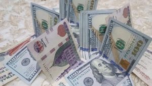 لماذا ينخفض الدولار أمام الجنيه؟ الأسباب الحقيقية وراء تحسن العملة المصرية 2 انخفاض الدولار مقابل الجنيه