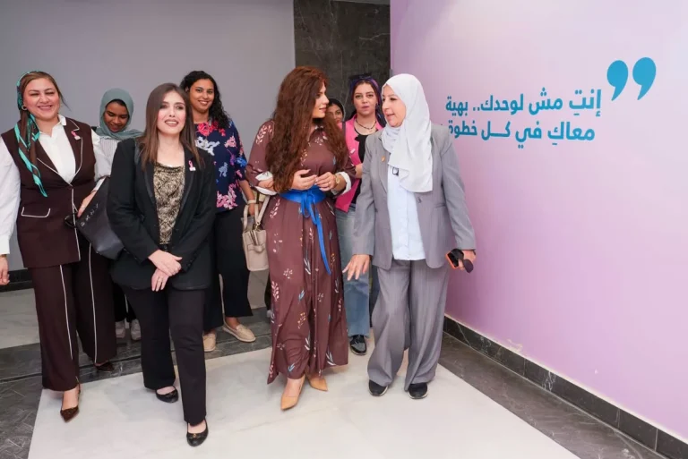 البنك الزراعي المصري يطلق حملة «لأنك تهمينا» لدعم محاربات سرطان الثدي بالتعاون مع مؤسسة بهية ضمن مبادرة البنك المركزي «صحتك أمانة» 22 البنك الزراعي المصري يطلق حملة لأنك تهمينا لدعم محار .ب الثدي بالتعاون مع مؤسسة بهية ضمن مبادرة البنك المركزي صحتك أمانة 1
